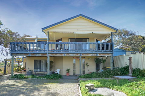 Beach Bound - Kempsey Accommodation 0