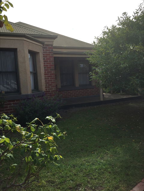Boatramp Cottage - Kempsey Accommodation 1