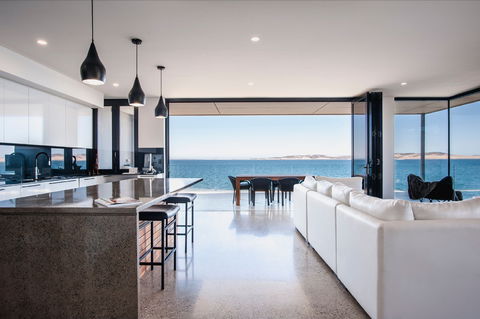 Shelley Rocks House - Kempsey Accommodation 1