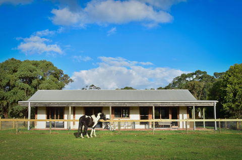 The Glen Farm Cottages - Kempsey Accommodation 1