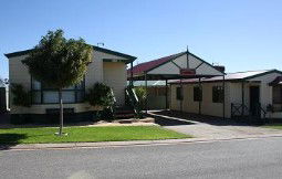 Outback Villas - Kempsey Accommodation 0