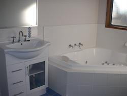 The Real McCoy - Kempsey Accommodation 2