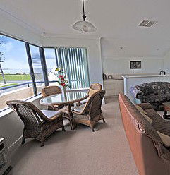 Seahaven Palm Beach Villas - Kempsey Accommodation 1
