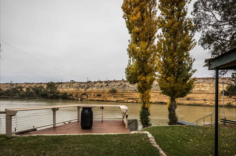 80 Page Drive Blanchetown -River Shack Rentals - Kempsey Accommodation 0