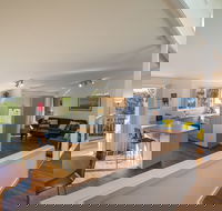 Breeze in Mollymook Beach - Kempsey Accommodation