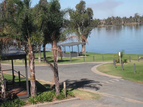 DC On The Lake - Kempsey Accommodation 0