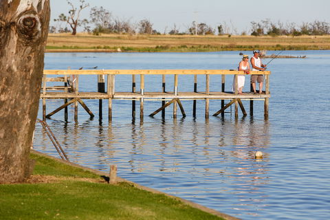 DC On The Lake - Kempsey Accommodation 1