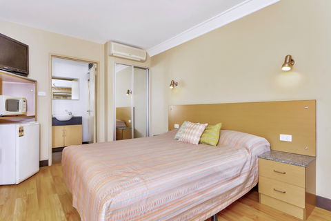 Econo Lodge Karratha - Kempsey Accommodation 1
