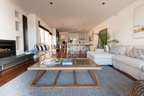 Spinnakers Waterfront - Kempsey Accommodation 0