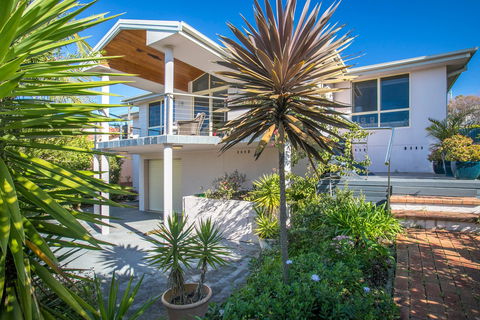 Summer Days - Kempsey Accommodation 0