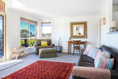 Summer Days - Kempsey Accommodation 1