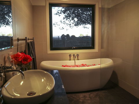 Ballachulish Farm Stay - Kempsey Accommodation 0