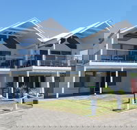 Beachcomber Beachfront  Beach House At Port Elliot on Horseshoe Bay - Kempsey Accommodation