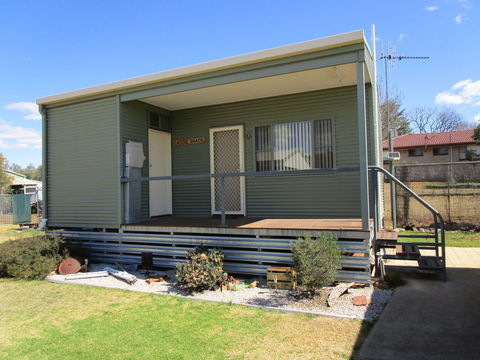 Caddy Shack Dunedoo - Kempsey Accommodation 0