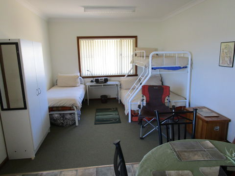 Caddy Shack Dunedoo - Kempsey Accommodation 2