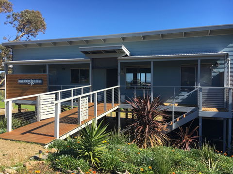 Falcon Blue - Kempsey Accommodation 0