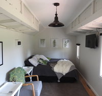 Miners Ridge Vineyard Railway Carriage BB - Kempsey Accommodation