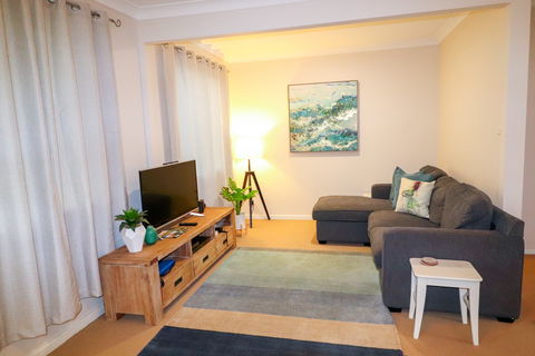 Beachside Cottage At Blacksmiths - Kempsey Accommodation 1