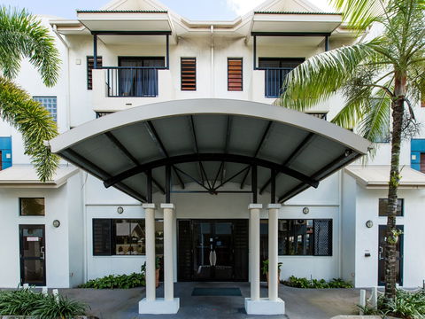 Cairns Queens Court - Kempsey Accommodation 1