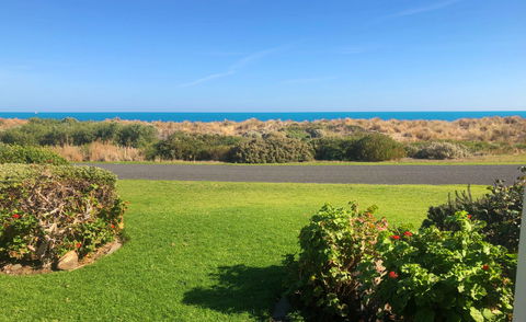 Calm Seas - Kempsey Accommodation 1