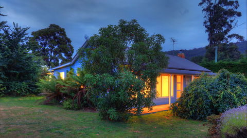 Castaway Cottage - Kempsey Accommodation 0