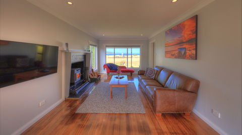 Castaway Cottage - Kempsey Accommodation 1