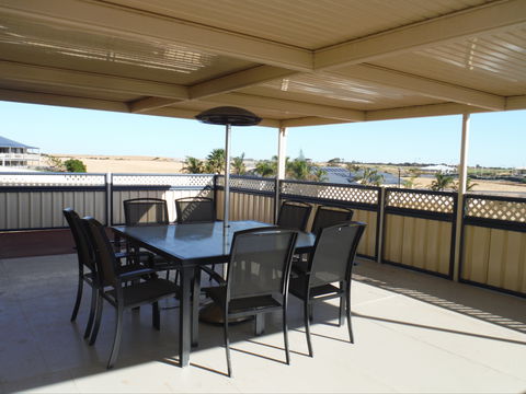 Deck To Sea - Kempsey Accommodation 0