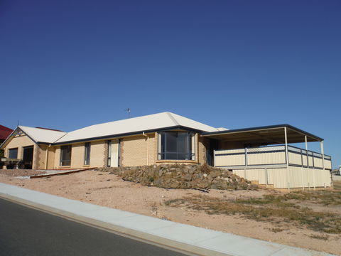 Deck To Sea - Kempsey Accommodation 2