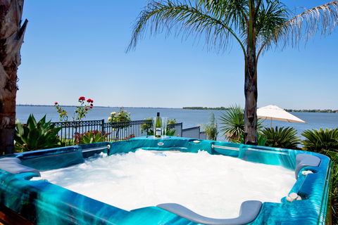 Edgewater Mulwala - Kempsey Accommodation 1