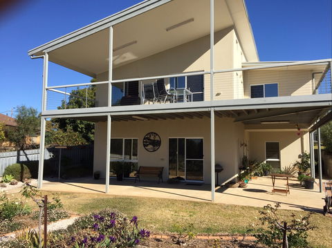 Lyreen's Apartment Bed And Breakfast - Kempsey Accommodation 0
