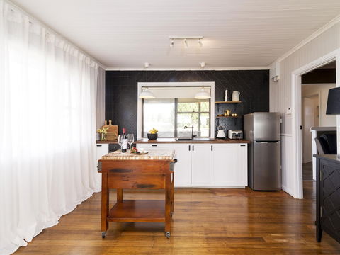 Stargazers Luxury Cottage - Kempsey Accommodation 2