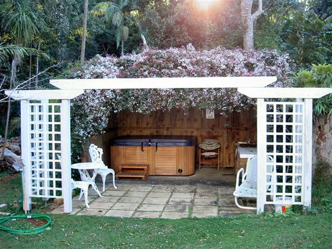 Curtis Falls Mountain Retreat - Kempsey Accommodation 2