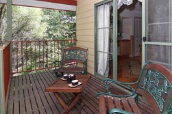 Eagle Hammer Cottages - Kempsey Accommodation 3