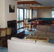 Trackers Mountain Lodge - Kempsey Accommodation
