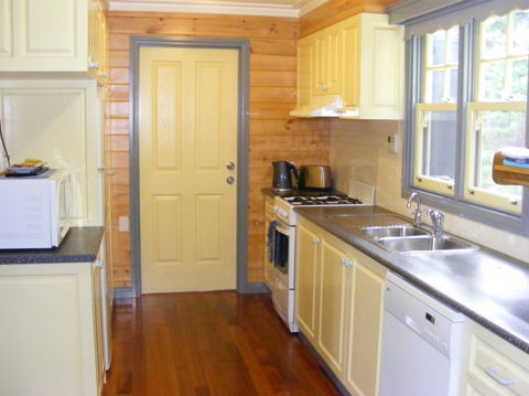 Belfast Cottages - Kempsey Accommodation 8