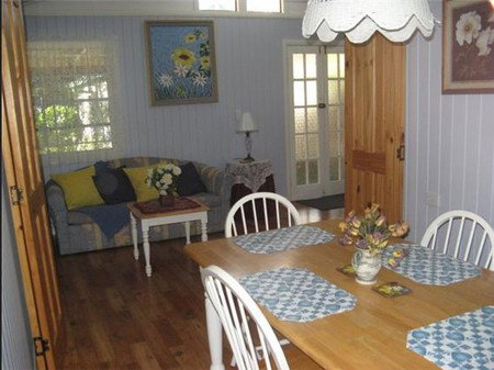Chelsand Cottage - Kempsey Accommodation 1