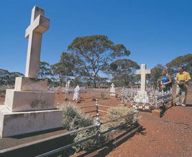 Old Pioneer Cemetery Coolgardie - Kempsey Accommodation 0