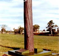 The Flood Memorial or The Stump - Kempsey Accommodation