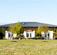 Dominique Portet - Kempsey Accommodation