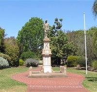 Greenmount War Memorial - Kempsey Accommodation