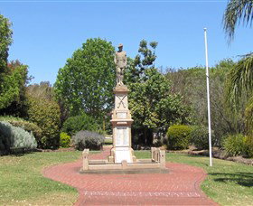 Greenmount War Memorial - Kempsey Accommodation 0