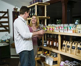 Poachers Pantry And Wily Trout Vineyard - Kempsey Accommodation 4
