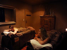 Cocos Hair And Day Spa - Kempsey Accommodation 1