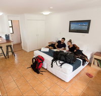 Base Airlie Beach Resort - Kempsey Accommodation