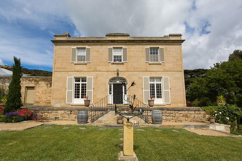 A Sommelier Guided Tour: Thursday Afternoon Wine Gin Cheese & Cocktails - Kempsey Accommodation 16