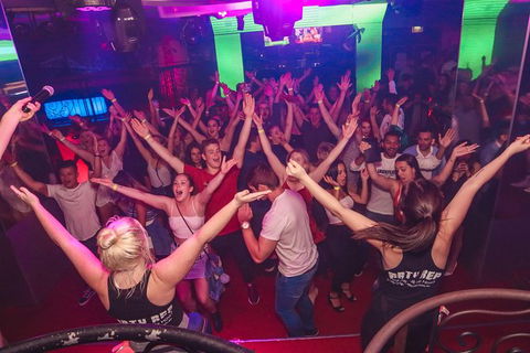 THE HANGOVER CRAWL - CLUB CRAWL SURFERS PARADISE - NIGHTLIFE - CLUBBING - Kempsey Accommodation 1