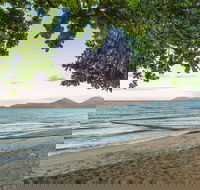 Holloways Beach - Kempsey Accommodation