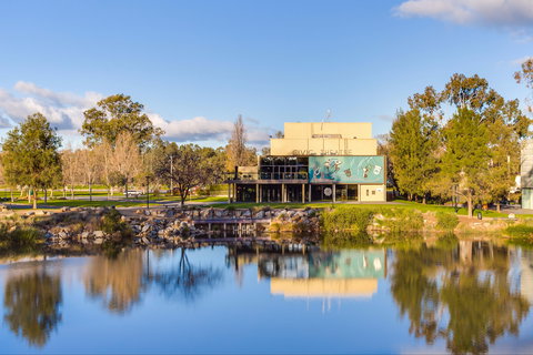 Wagga Wagga Civic Theatre - Kempsey Accommodation 1