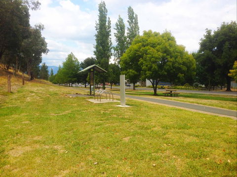 Myrtleford To Porepunkah 24km - Kempsey Accommodation 2