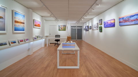 Scott Leggo Gallery - Kempsey Accommodation 1